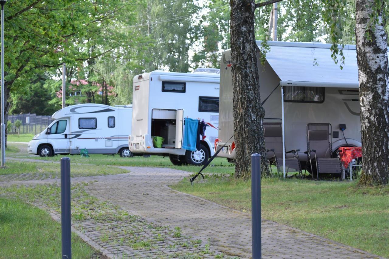 Готель Birzai Camping Екстер'єр фото